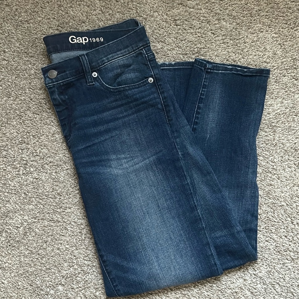 GAP Girlfriend Jeans in size 29.